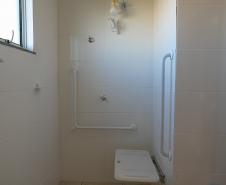 Com piscina e mobília, Ratinho Junior inaugura Condomínio do Idoso de Arapongas