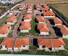 Com piscina e mobília, Ratinho Junior inaugura Condomínio do Idoso de Arapongas