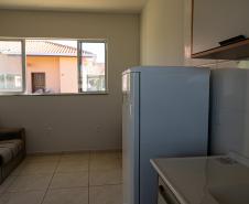 Com piscina e mobília, Ratinho Junior inaugura Condomínio do Idoso de Arapongas