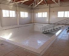 Com piscina e mobília, Ratinho Junior inaugura Condomínio do Idoso de Arapongas