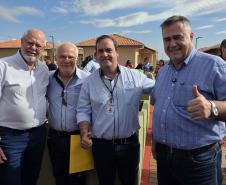 Com piscina e mobília, Ratinho Junior inaugura Condomínio do Idoso de Arapongas