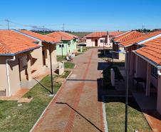 Com piscina e mobília, Ratinho Junior inaugura Condomínio do Idoso de Arapongas