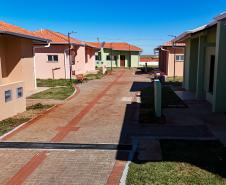 Com piscina e mobília, Ratinho Junior inaugura Condomínio do Idoso de Arapongas