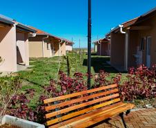 Com piscina e mobília, Ratinho Junior inaugura Condomínio do Idoso de Arapongas