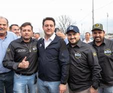 Ratinho Junior inaugura conjunto residencial com 51 casas em Guapirama
