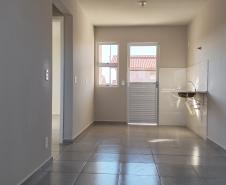 Ratinho Junior inaugura conjunto residencial com 51 casas em Guapirama