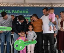Ratinho Junior inaugura conjunto residencial com 51 casas em Guapirama
