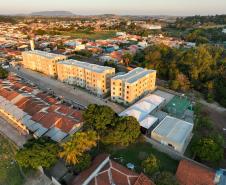 Governador entrega condomínio com 88 apartamentos em Santo Antônio da Platina
