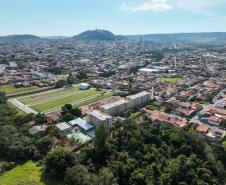 Governador entrega condomínio com 88 apartamentos em Santo Antônio da Platina