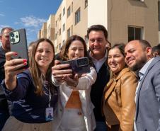 Governador entrega condomínio com 88 apartamentos em Santo Antônio da Platina