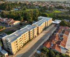 Governador entrega condomínio com 88 apartamentos em Santo Antônio da Platina