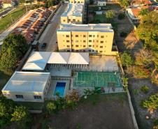 Governador entrega condomínio com 88 apartamentos em Santo Antônio da Platina