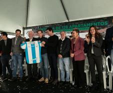 Estado entrega residencial com 128 apartamentos para atender famílias de Londrina