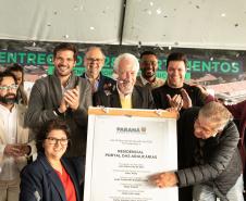Estado entrega residencial com 128 apartamentos para atender famílias de Londrina