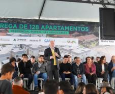 Estado entrega residencial com 128 apartamentos para atender famílias de Londrina