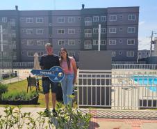 Casa Fácil Paraná: com apoio do Estado, 200 famílias de Cascavel recebem as chaves da moradia própria