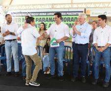 Ratinho Junior inaugura Condomínio do Idoso de Campo Mourão com 40 casas