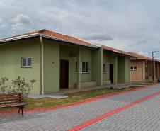 Ratinho Junior inaugura Condomínio do Idoso de Campo Mourão com 40 casas