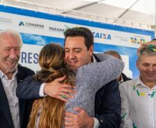 Governador inaugura condomínio clube com 864 apartamentos em Almirante Tamandaré