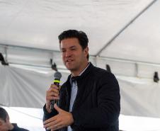 Governador inaugura condomínio clube com 864 apartamentos em Almirante Tamandaré