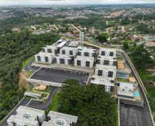 Governador inaugura condomínio clube com 864 apartamentos em Almirante Tamandaré