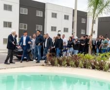 Governador inaugura condomínio clube com 864 apartamentos em Almirante Tamandaré