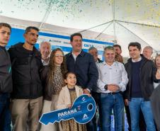 Governador inaugura condomínio clube com 864 apartamentos em Almirante Tamandaré