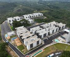 Governador inaugura condomínio clube com 864 apartamentos em Almirante Tamandaré
