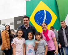 Governador inaugura condomínio clube com 864 apartamentos em Almirante Tamandaré