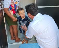 Estado entrega primeiros módulos sanitários do programa Banheiro em Casa em Ivaiporã