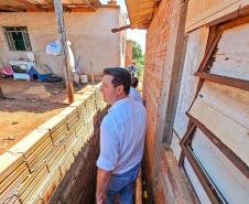 Estado entrega primeiros módulos sanitários do programa Banheiro em Casa em Ivaiporã