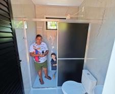 Estado entrega primeiros módulos sanitários do programa Banheiro em Casa em Ivaiporã