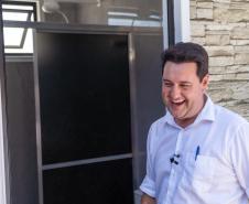 Estado entrega primeiros módulos sanitários do programa Banheiro em Casa em Ivaiporã