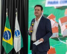 Governador anuncia R$ 533 milhões para construção de casas em 324 municípios