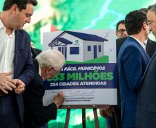 Governador anuncia R$ 533 milhões para construção de casas em 324 municípios