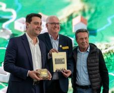 Governador anuncia R$ 533 milhões para construção de casas em 324 municípios