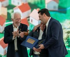 Governador anuncia R$ 533 milhões para construção de casas em 324 municípios