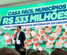 Governador anuncia R$ 533 milhões para construção de casas em 324 municípios