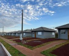 Mais de 130 mil famílias: Casa Fácil impulsiona habitação e movimenta a economia do Paraná 