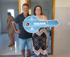 Com recursos do Casa Fácil, Cohapar entrega moradias rurais para famílias de Altônia