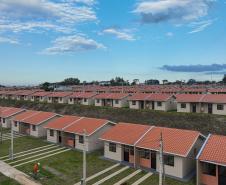 Governador entrega 220 casas em Ponta Grossa com investimento do Casa Fácil