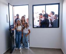 Governador entrega 220 casas em Ponta Grossa com investimento do Casa Fácil