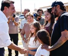 Governador entrega 220 casas em Ponta Grossa com investimento do Casa Fácil