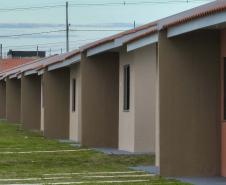 Governador entrega 220 casas em Ponta Grossa com investimento do Casa Fácil