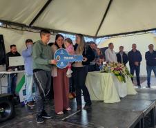 47 famílias de Figueira recebem moradias financiadas pela Cohapar