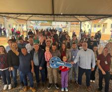 47 famílias de Figueira recebem moradias financiadas pela Cohapar