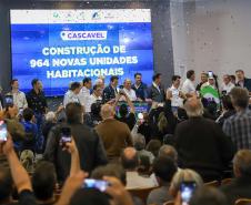 Governador autoriza 964 moradias e R$ 242 milhões em investimentos para Cascavel