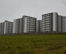 Ratinho Junior inaugura residencial com 320 unidades em Londrina, no Norte do Estado