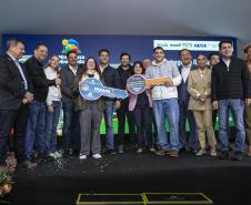 Ratinho Junior inaugura residencial com 320 unidades em Londrina, no Norte do Estado