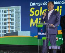 Ratinho Junior inaugura residencial com 320 unidades em Londrina, no Norte do Estado